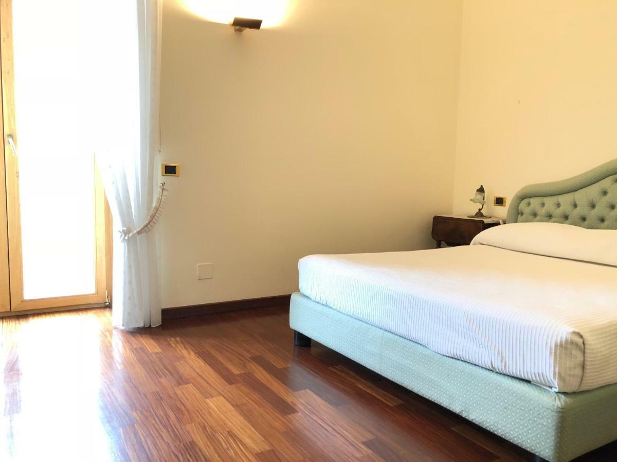29 Via Dei Carrozzieri A Monteoliveto Napoli