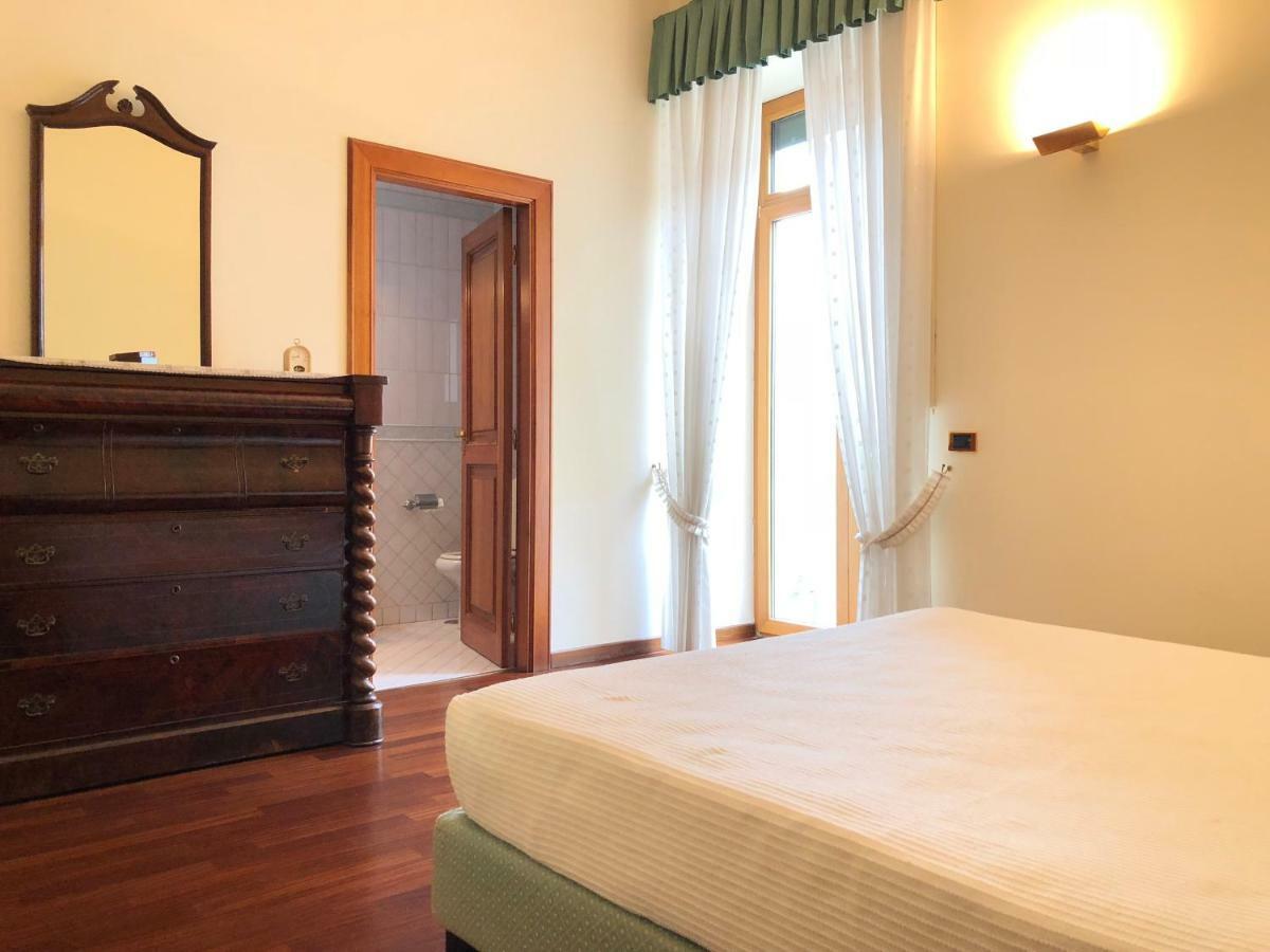 29 Via Dei Carrozzieri A Monteoliveto Napoli