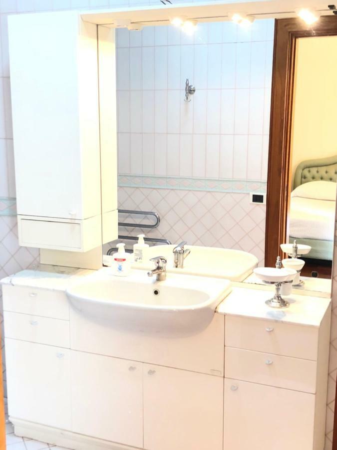 29 Via Dei Carrozzieri A Monteoliveto Napoli